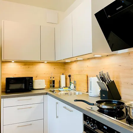 Uniqe- 6 Pers - Design - Fair - Sky-tv - Parking Apartment Augsburg
