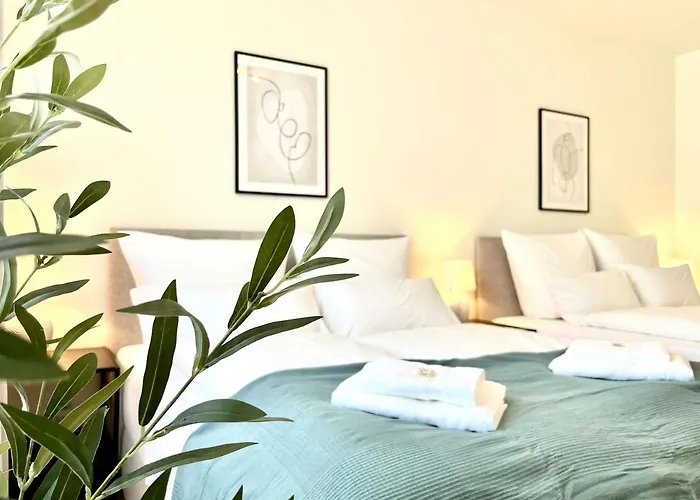 Uniqe- 6 Pers - Design - Fair - Sky-tv - Parking Appartement