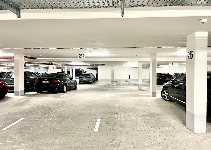 Uniqe- 6 Pers - Design - Fair - Sky-tv - Parking Appartement